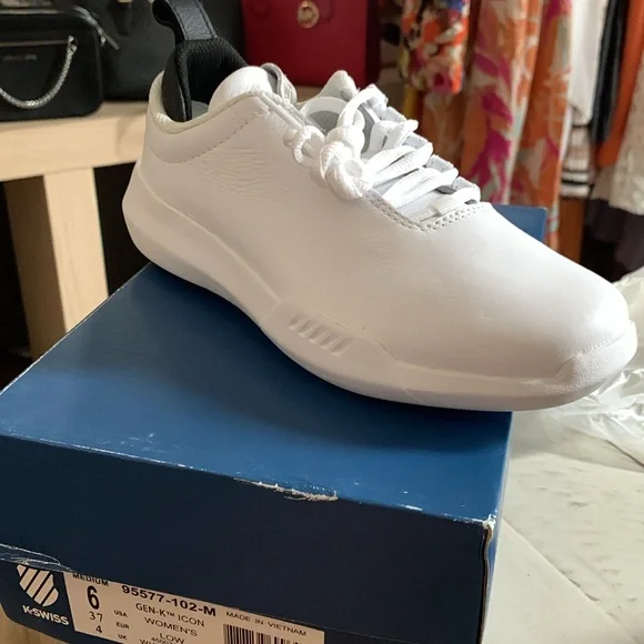 New K-Swiss Gen-K Icon - Picture 3 of 4